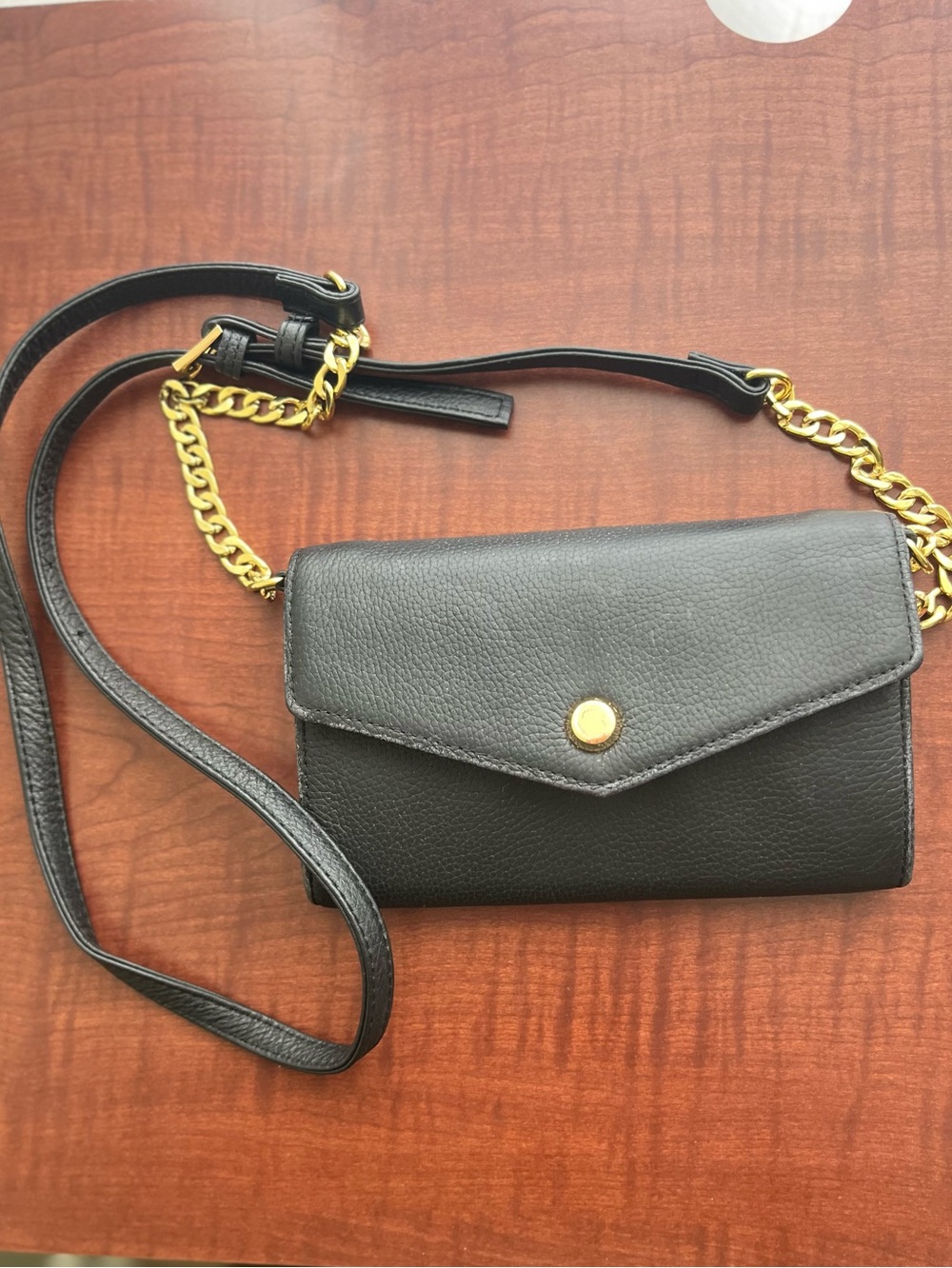 Stella & Max Classic Black Leather Crossbody Wallet with Gold Chain Accent